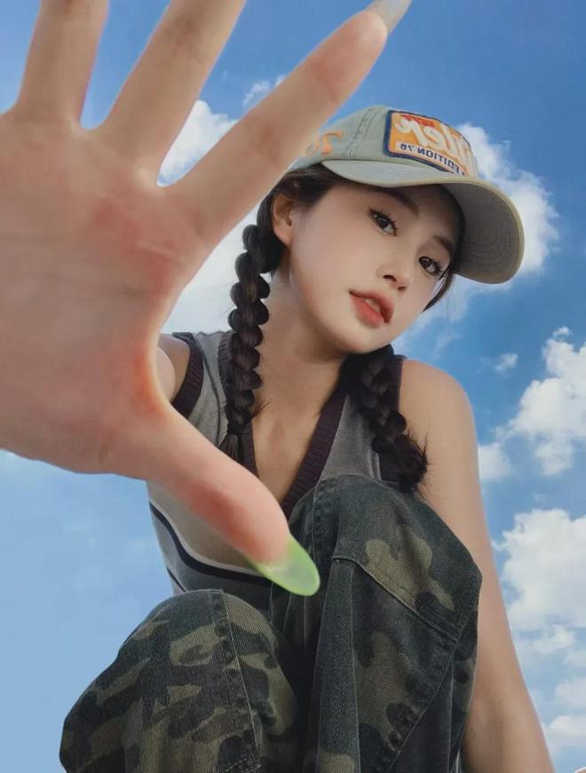 出片谁拍谁好看！视觉冲击发疯了的美爱游戏(ayx)中国网站广角拍照超(图2)
