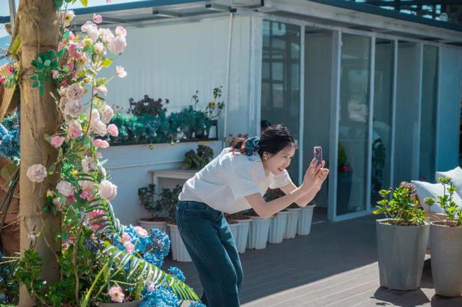 庆美女嫁到丽江后竟拿屋顶来赚钱！AYX爱游戏APP【读本头条】重(图5)