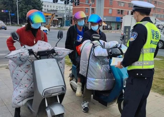 +5”新政策3类车型放心骑严查5种违规行为爱游戏(ayx)中国网站6月起电动车迎“3(图5)